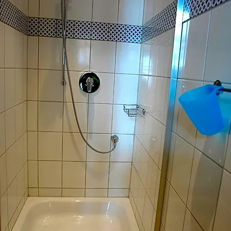 Hotel Lotte - The Backpackers