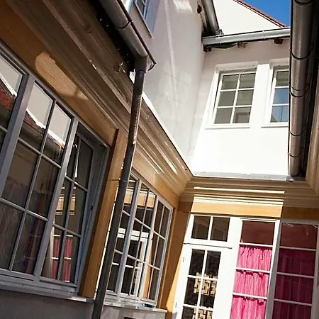 Hotel Lotte - The Backpackers