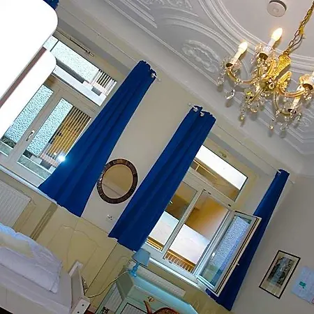 Hotel Lotte - The Backpackers 2*
